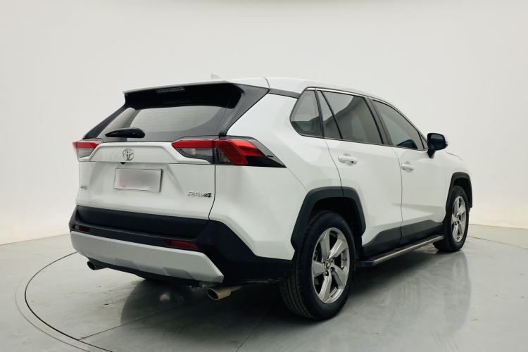 Used Toyota RAV4 2022 2.0L CVT Two-Wheel Drive Fashion Plus Edition
