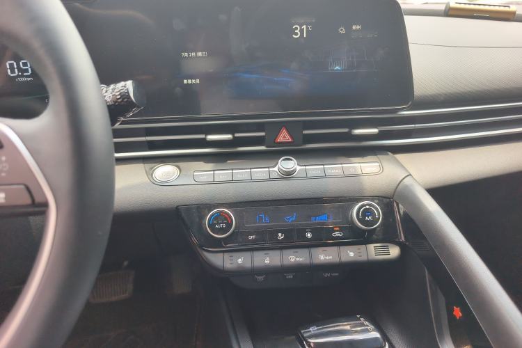 Used Hyundai Elantra 2023 1.5L CVT LUX Prestige Edition
