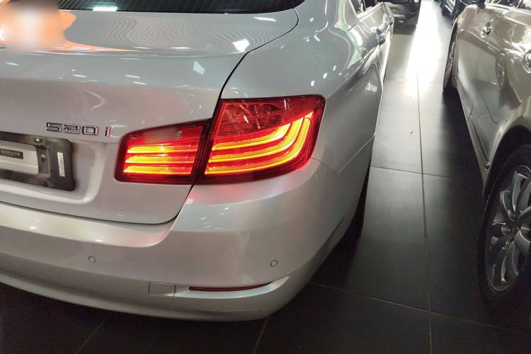 Used BMW 5 Series 2015 520i Elegant Edition
