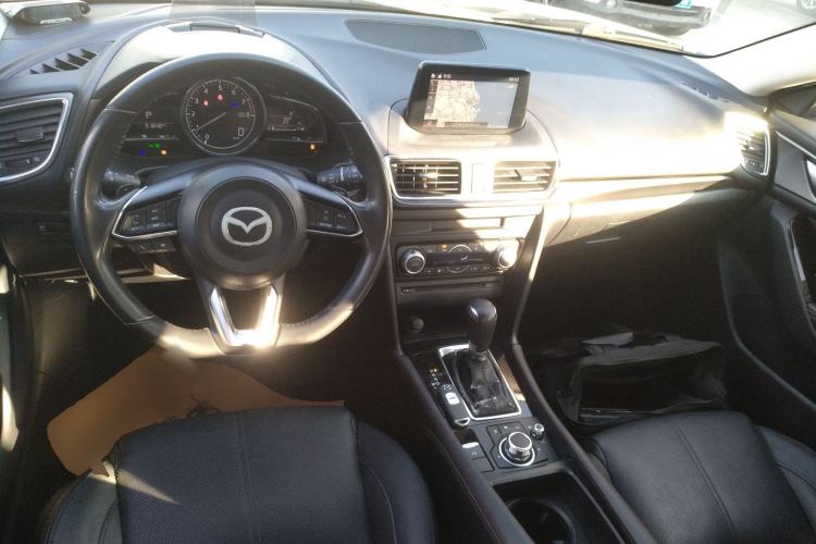 Used Mazda Mazda 3 Axela 2017 Hatchback 2.0L Automatic Sport Model China V Emission Standard