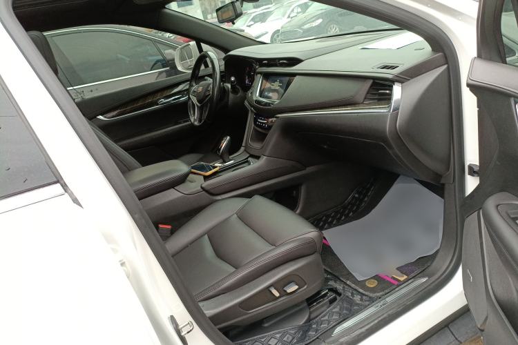 Used Cadillac XT5 2018 28E Four-Wheel Drive Tech Version