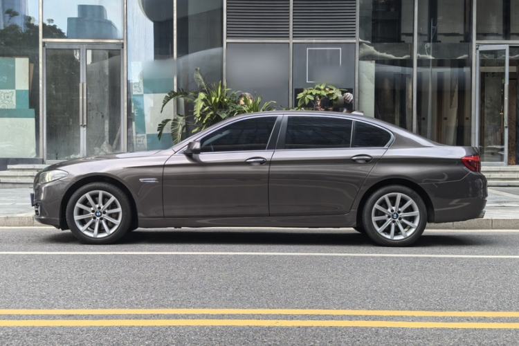 Used BMW 5 Series 2014 535Li Leading Model
