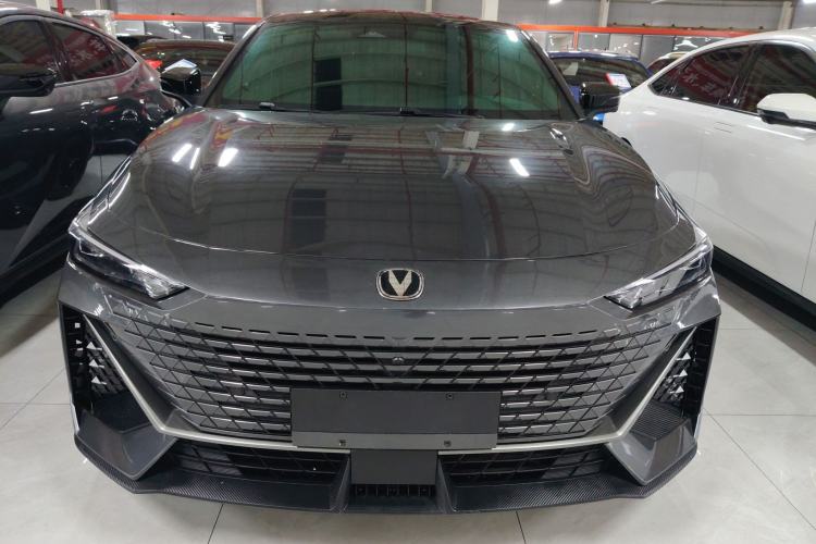 Used Changan UNI-V 2024 1.5T High-Energy Version
