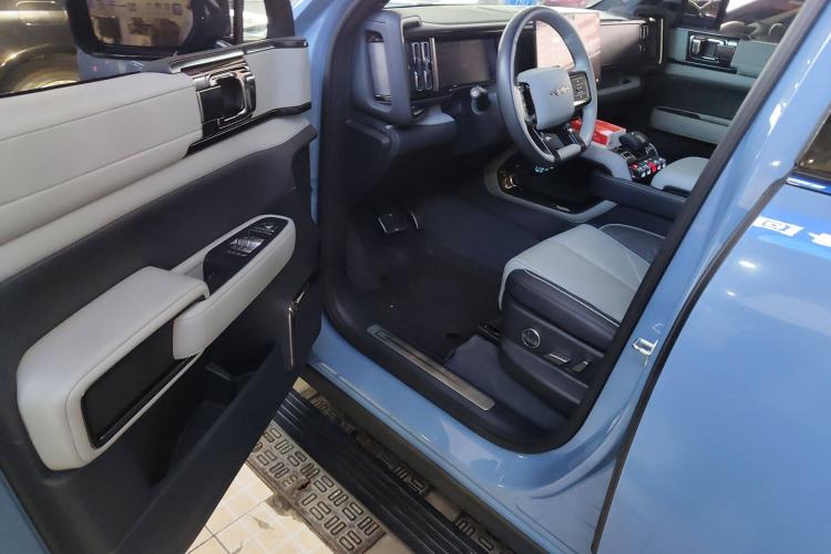 Used  Leopard 5 2023 Explore Edition
