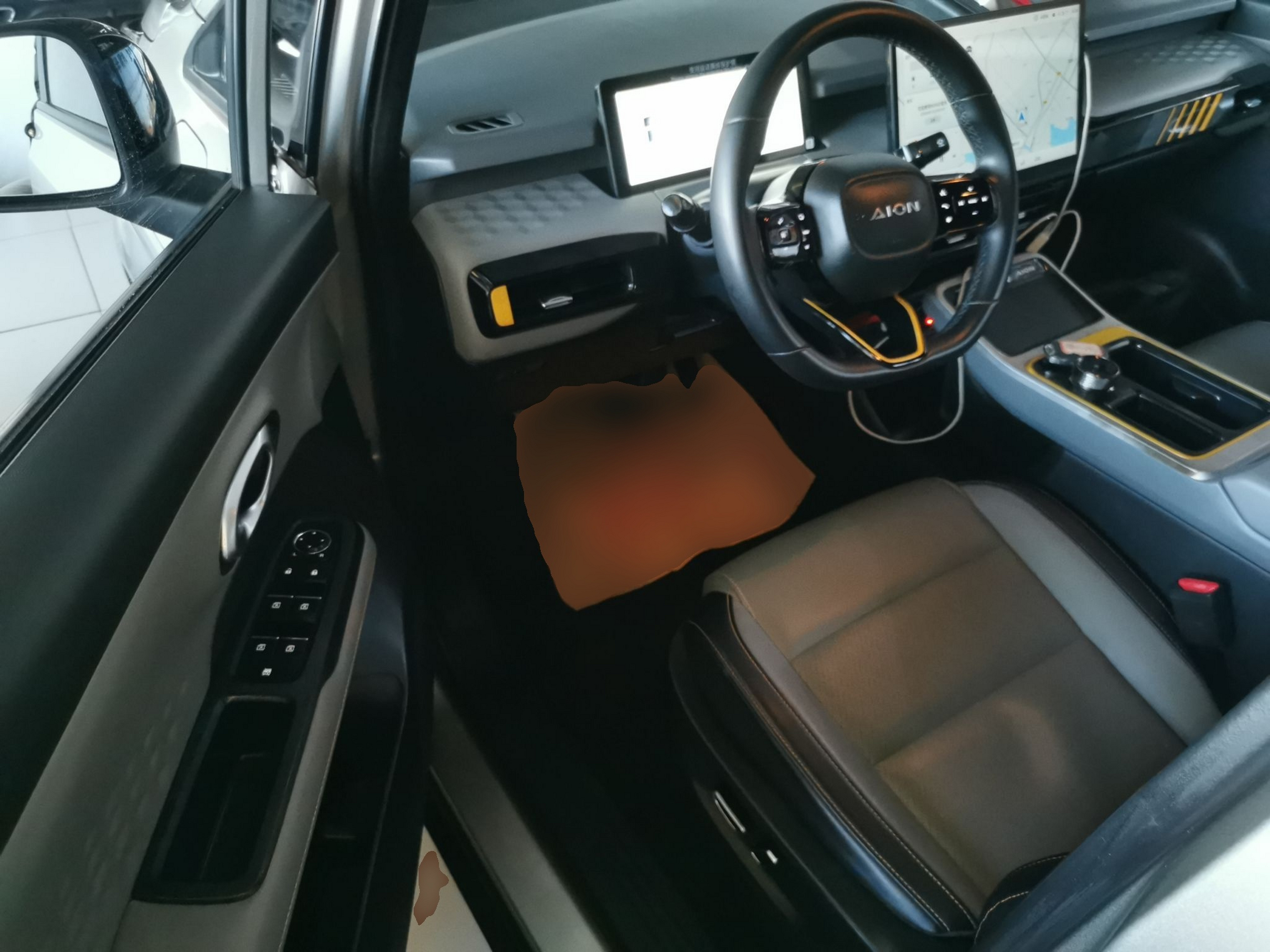 المقاعد الأمامية داخل السيارة