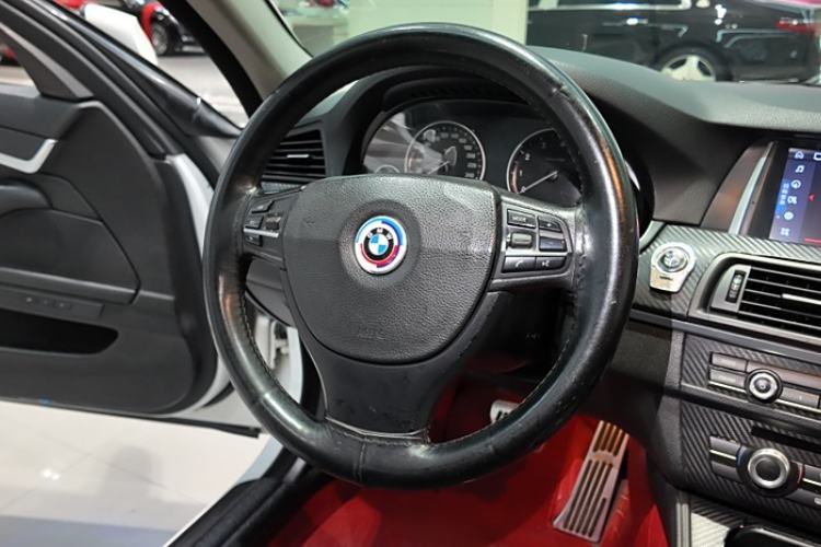 Used BMW 5 Series 2014 520Li Elegant Model
