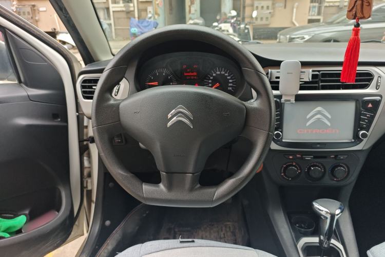 Used Citroen Elysee 2015 Qishang Edition 1.6L Automatic Fashion Model
