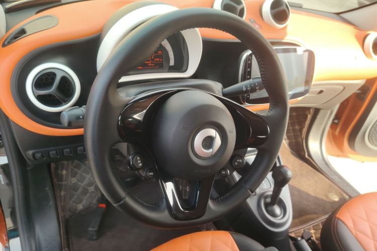 Used  forfour 2016 1.0L 52 kW Dynamic Edition
