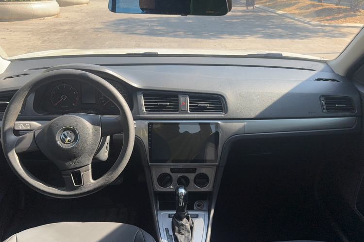 Used Volkswagen Lavida 2017 1.6L Automatic Comfort Edition
