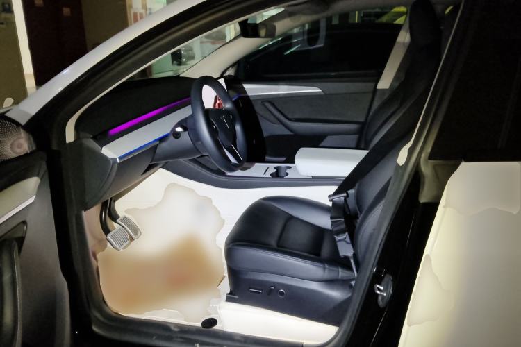 Used Tesla Model Y 2023 Rear-Wheel-Drive Version
