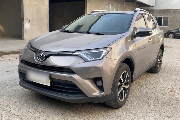 Used Toyota RAV4 2019 2.0L CVT Two-Wheel Drive Comfort Edition China VI Standard
