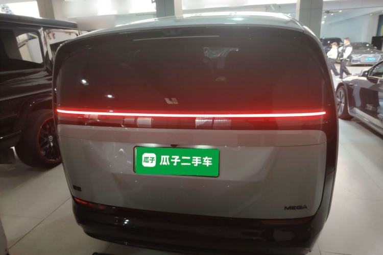 Used Li Auto MEGA 2024 Ultra Model
