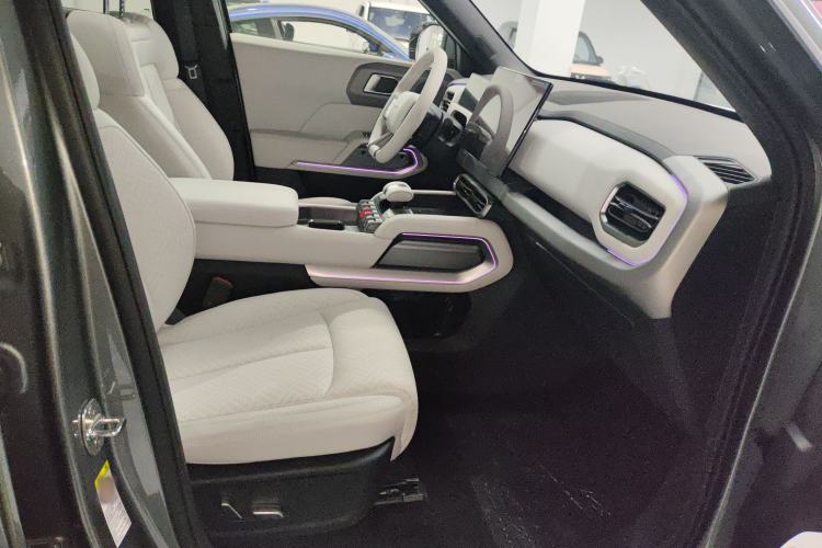 Used Formula Leopard Titanium 3 2025 501 km Range Rear-Wheel Drive Intelligent Driving Max Edition
