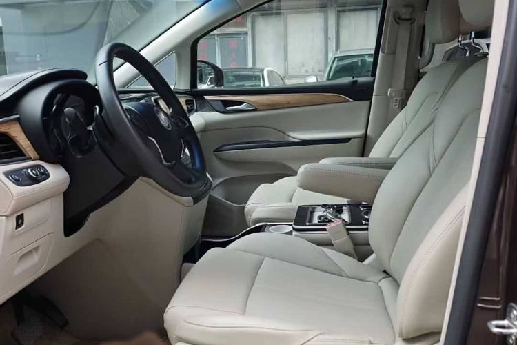 Used Buick GL8 2017 ES 28T Comfort Model China V Standard
