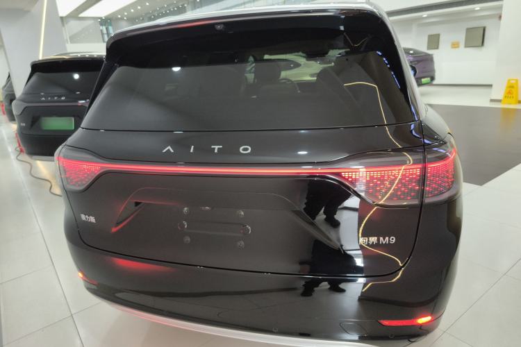 Used Hima AITO M9 2024 Range-Extended Ultra Version 52 kWh 5-Seater Model
