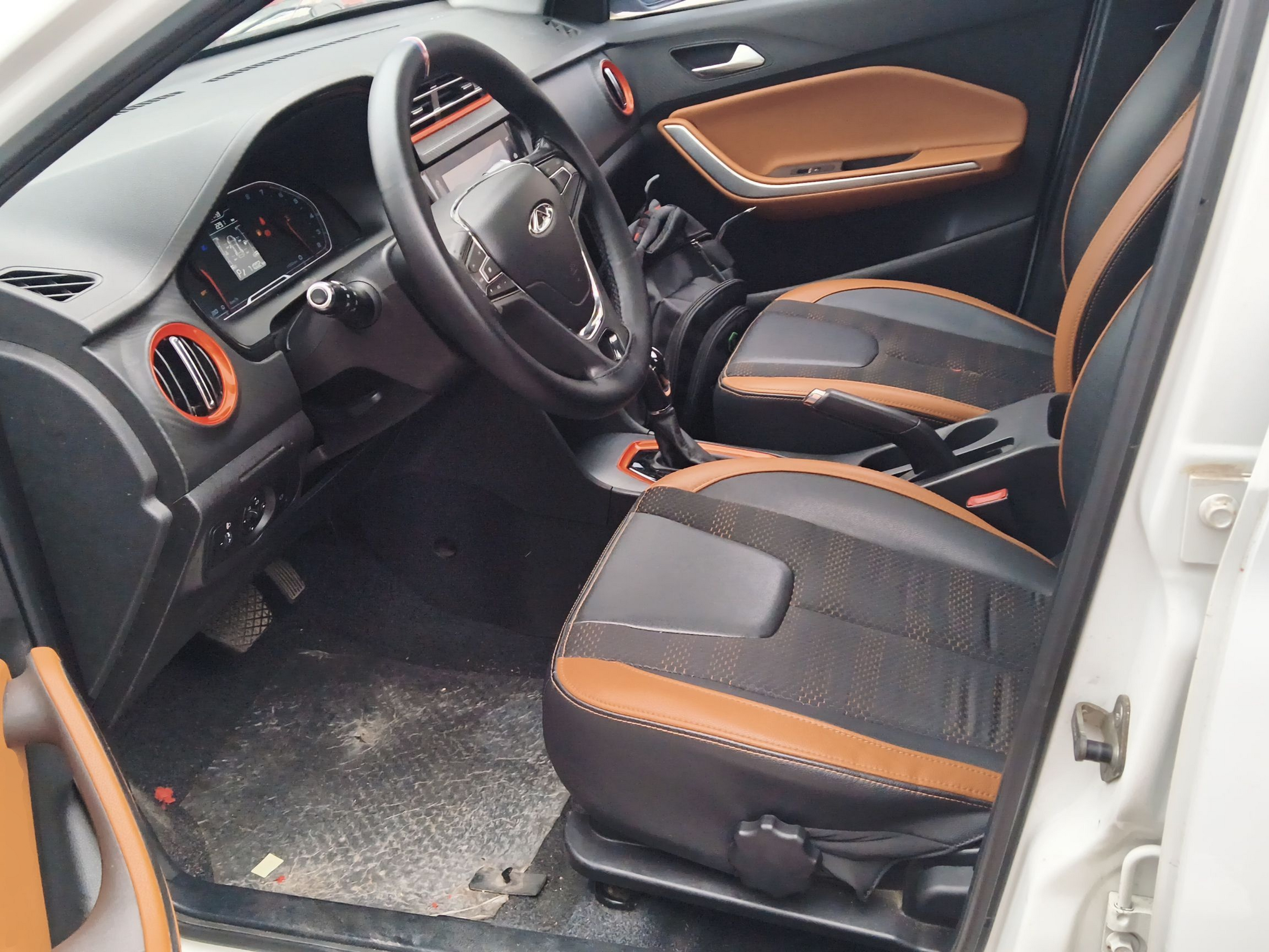 Переднее сиденье в автомобиле