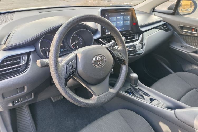 Used Toyota IZOA 2021 2.0L Enjoy Edition
