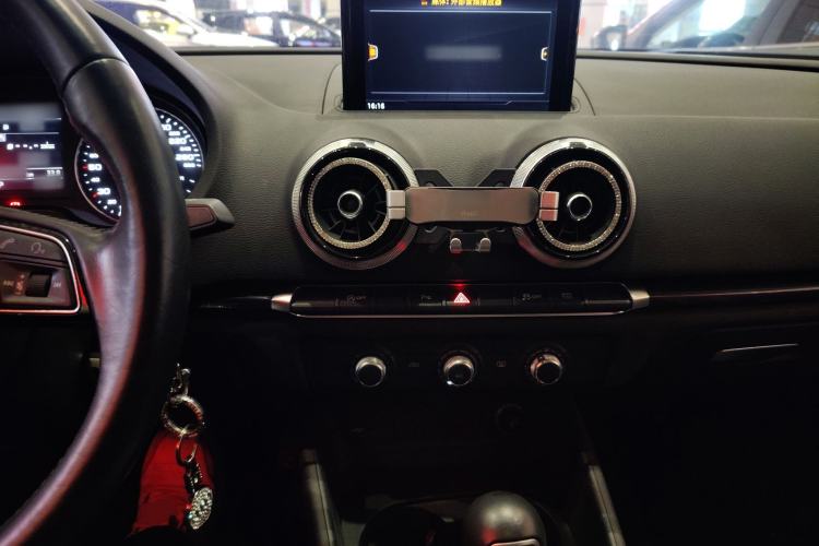 Used Audi A3 2020 Limousine 35 TFSI Fashion Edition China VI Emission Standard
