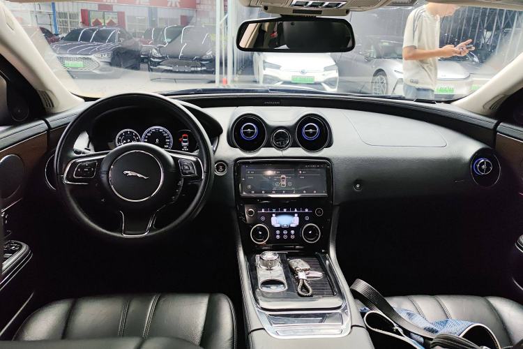 Used Jaguar XJ 2016 XJL 3.0 SC Two-Wheel-Drive Elegant Business Edition
