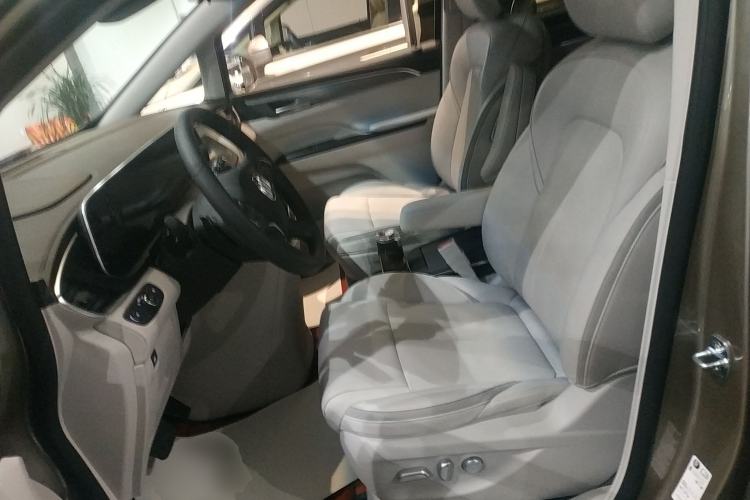 Used Buick GL8 2023 ES Lu Zun Deluxe and Yue Edition