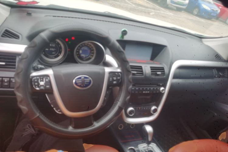 Used Bestune X80 2013 2.0L Automatic Comfort Edition
