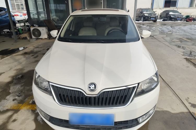 Used Skoda Rapid 2015 1.6L Automatic Smart Selection Model
