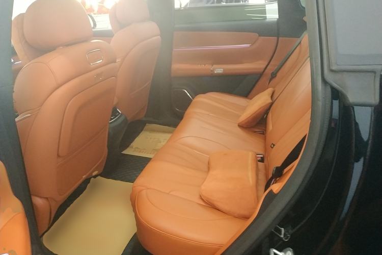 Used  Q07 2025 215 Flagship PLUS
