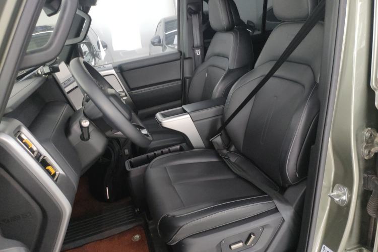 Used  V23 2025 401 Two-Wheel Drive Advanced Edition
