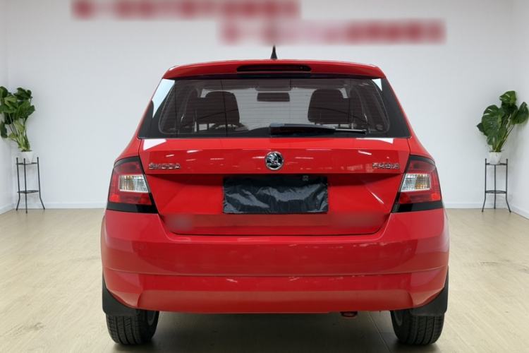 Used Skoda Fabia 2016 1.4L Automatic Car Enjoy Edition
