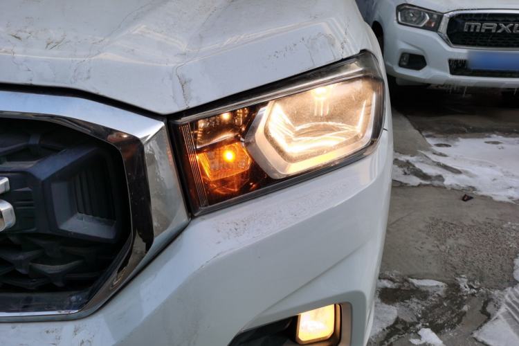 Used SAIC MAXUS T70 2020 2.0T Gasoline Manual Two-Wheel Drive Elite Version Standard Box High Ground Clearance
