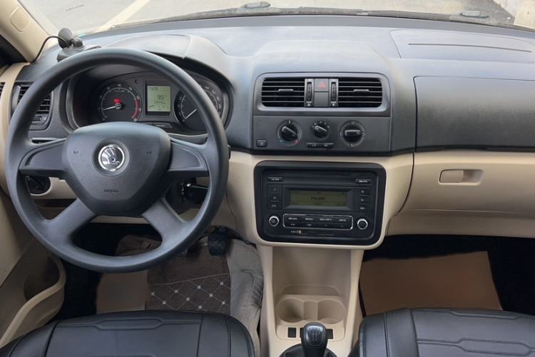 Used Skoda Fabia 2014 1.4L Manual Crystal Edition