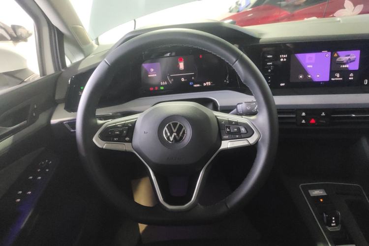 Used Volkswagen Golf 2023 Facelift 280TSI DSG Pro
