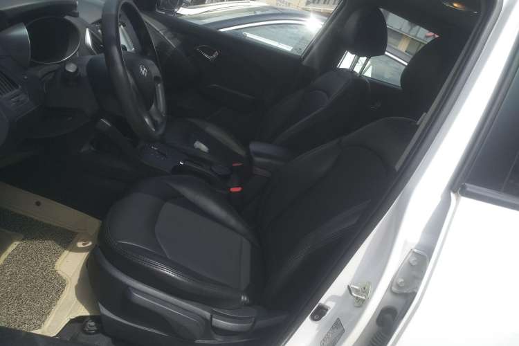 Used Hyundai ix35 2015 2.0L Automatic 2WD Comfort Edition China IV Standard
