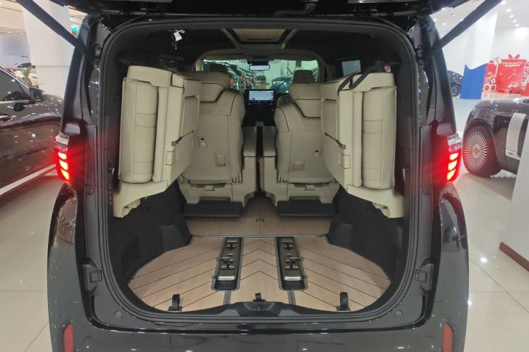 Used Toyota Alphard 2024 Dual-Engine 2.5L Deluxe Edition