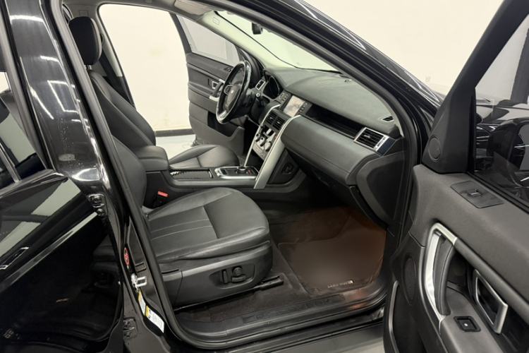 Used Land Rover Discovery Sport 2018 240 PS SE Version