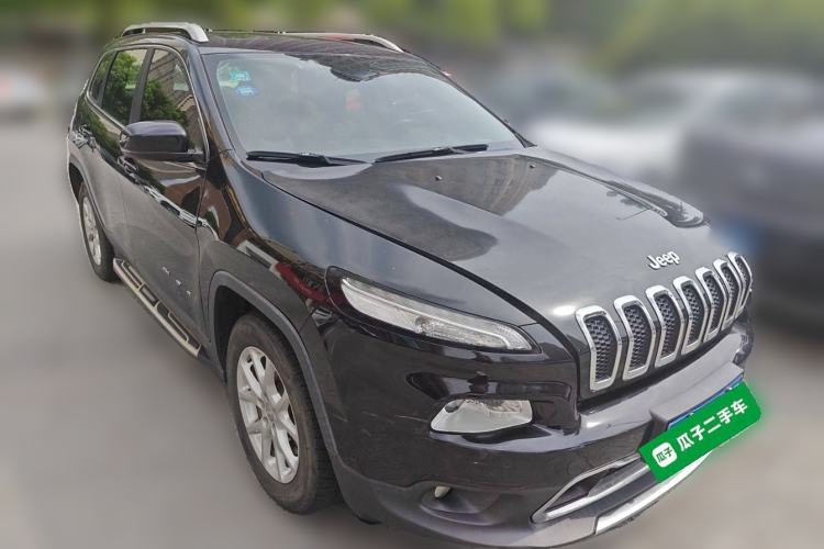 Used  Cherokee 2016 2.0L Smart Version
