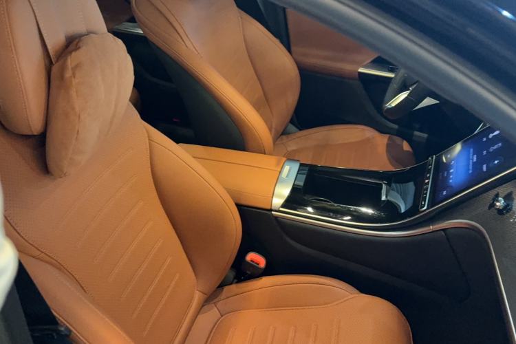 Used Mercedes-Benz GLC 2023 GLC 260 L 4MATIC Dynamic Edition 5-seater
