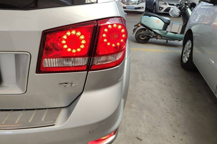 Used Dodge Journey 2013 2.4L Two-Wheel Drive Luxury Version
