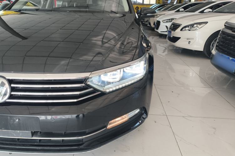 Used Volkswagen Magotan 2017 330TSI DSG Luxury Model
