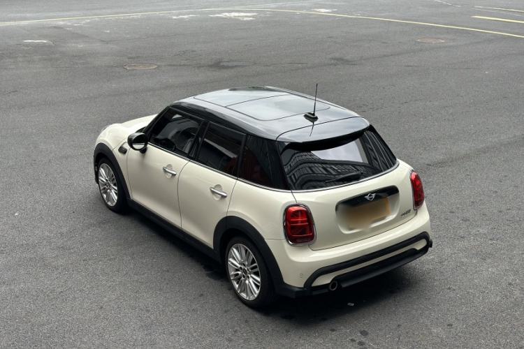 Used  MINI 2022 1.5T COOPER Classic Edition Five-Door Version
