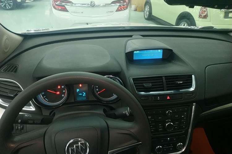 Used Buick Encore 2015 1.4T Automatic Two-Wheel Drive Urban Elite Version
