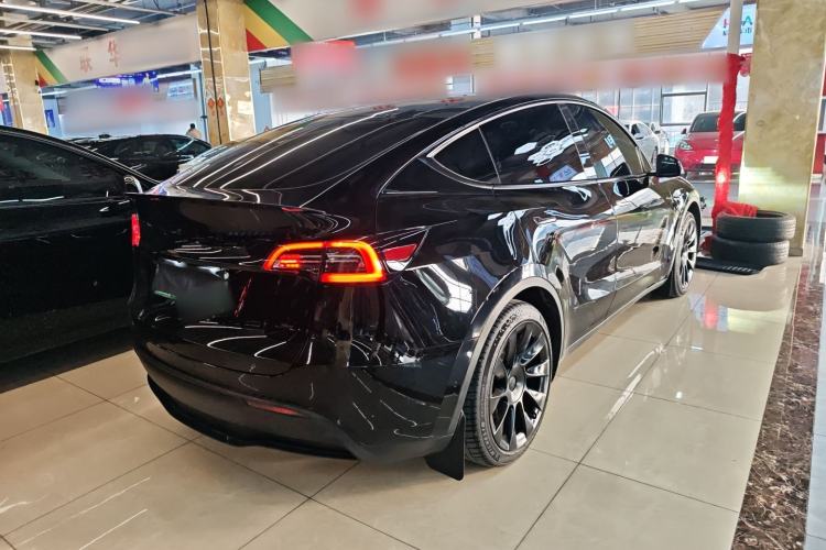 Used Tesla Model Y 2023 Rear-Wheel-Drive Version
