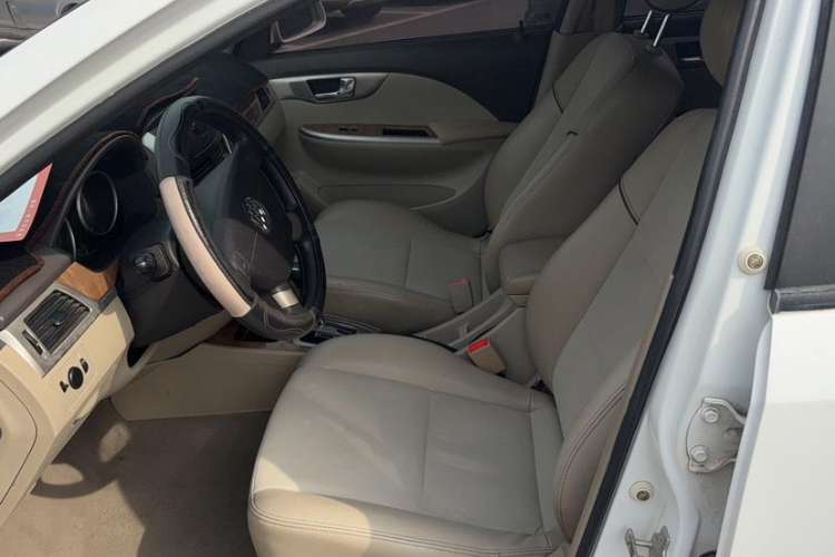 Used Buick Excelle 2015 1.5L Automatic Classic Model
