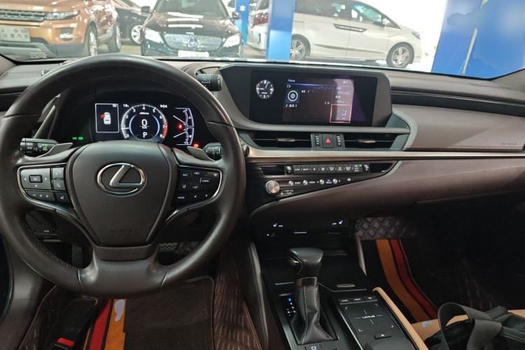 Used Lexus ES 2020 200 Excellence Edition
