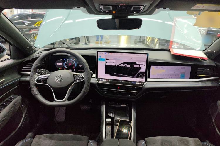 Used Volkswagen Passat 2025 Pro 380TSI Starry Dragon Luxury Edition
