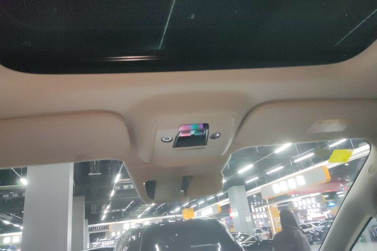 Used Denza D9 2024 DM-i 1050 Luxury Model