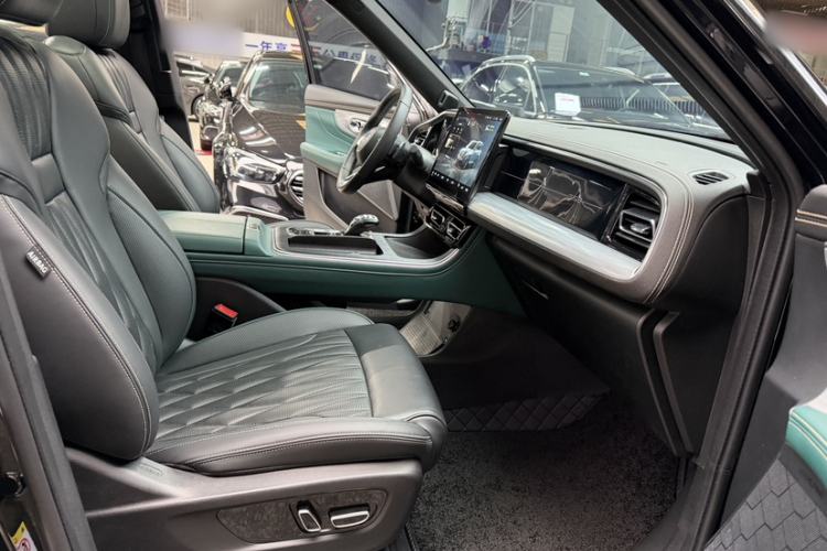 Used GAC Trumpchi GS8 2022 Flagship Series 2.0 TGDI Four-Wheel Drive Luxury Smart Connectivity Version (7 Seats)
