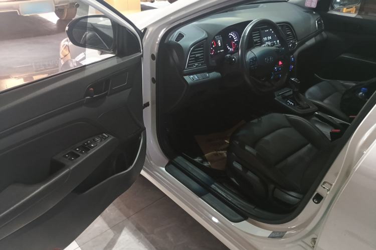 Used Hyundai Elantra 2016 1.4T Dual-Clutch Xuan Dong · Dynamic Version
