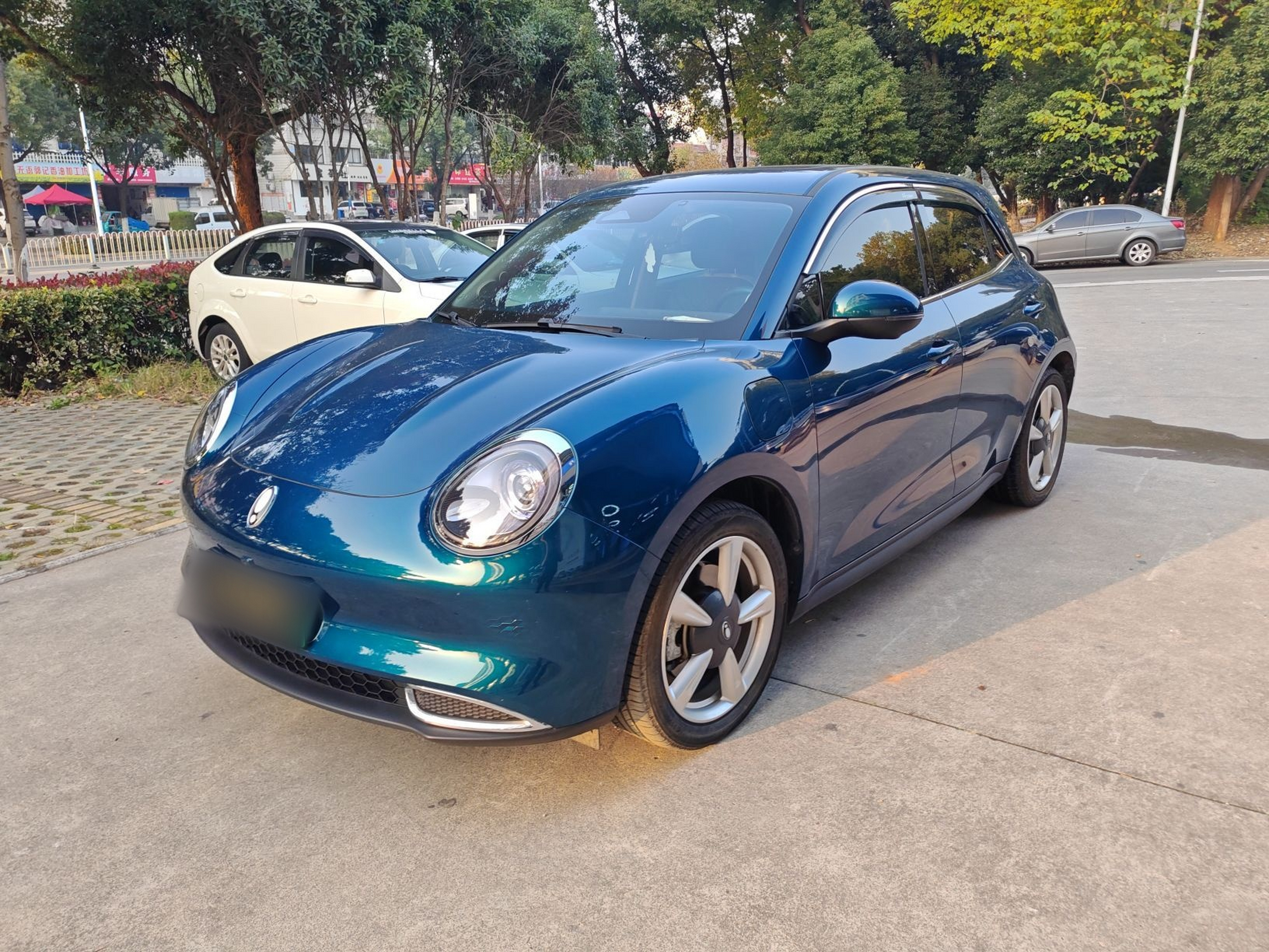 Под передней частью автомобиля