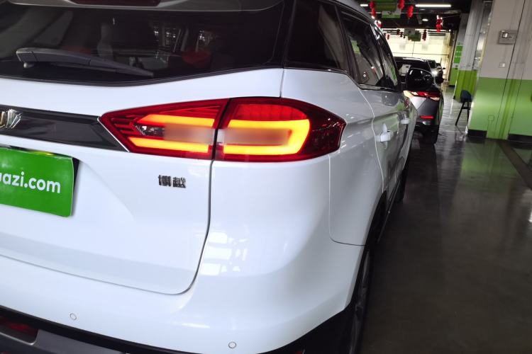 Used Geely Auto Emgrand X7 Sport 2016 2.0L Manual Smart Connect Version